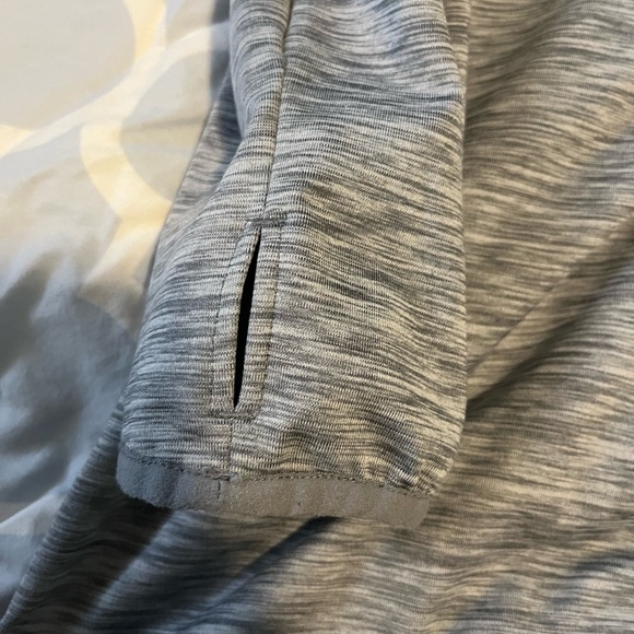 Calvin Klein performance sweater - Picture 4 of 4